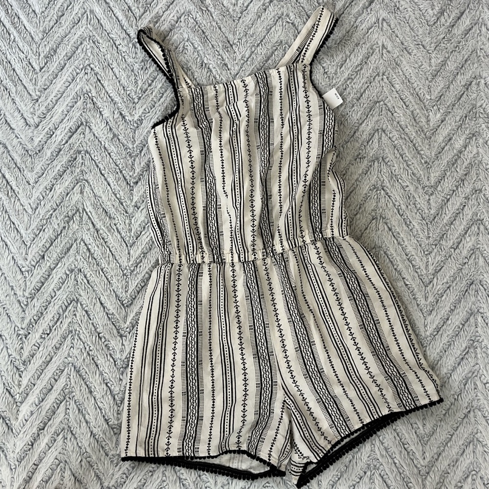 Old Navy black and white patterned XL youth romper